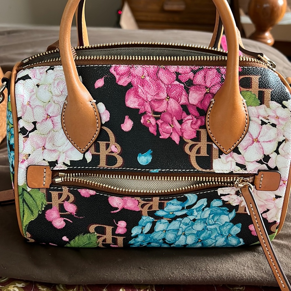 Shoulder bag